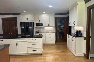 Classic Contrast Kitchen